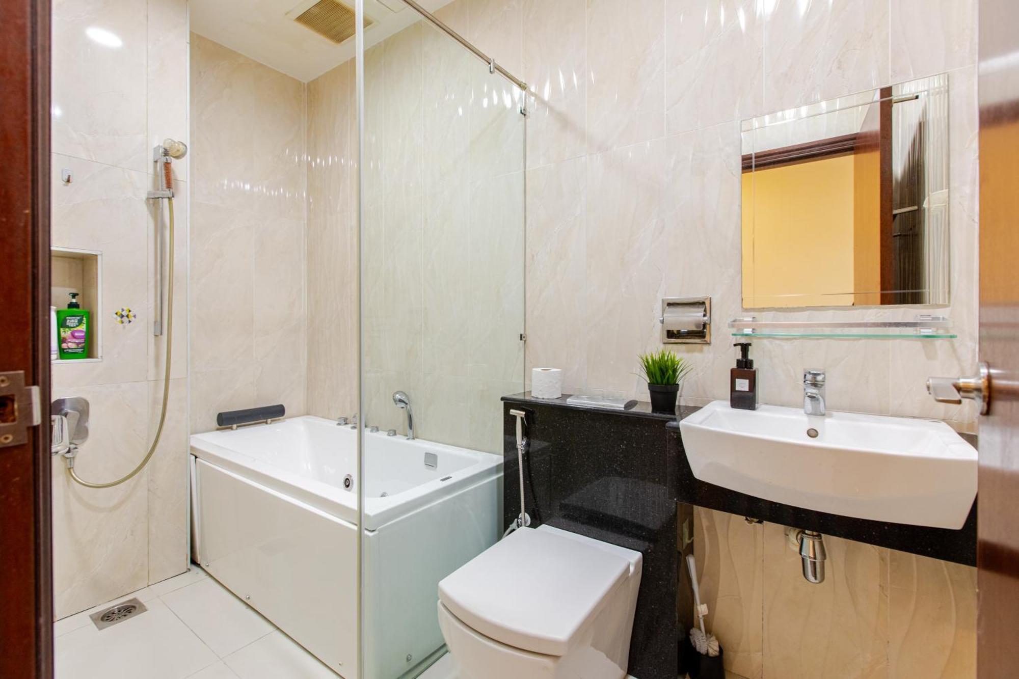 Paragon Suites Studios With Private Jacuzzi Near Ciq Rts Джохор-Бару Екстер'єр фото