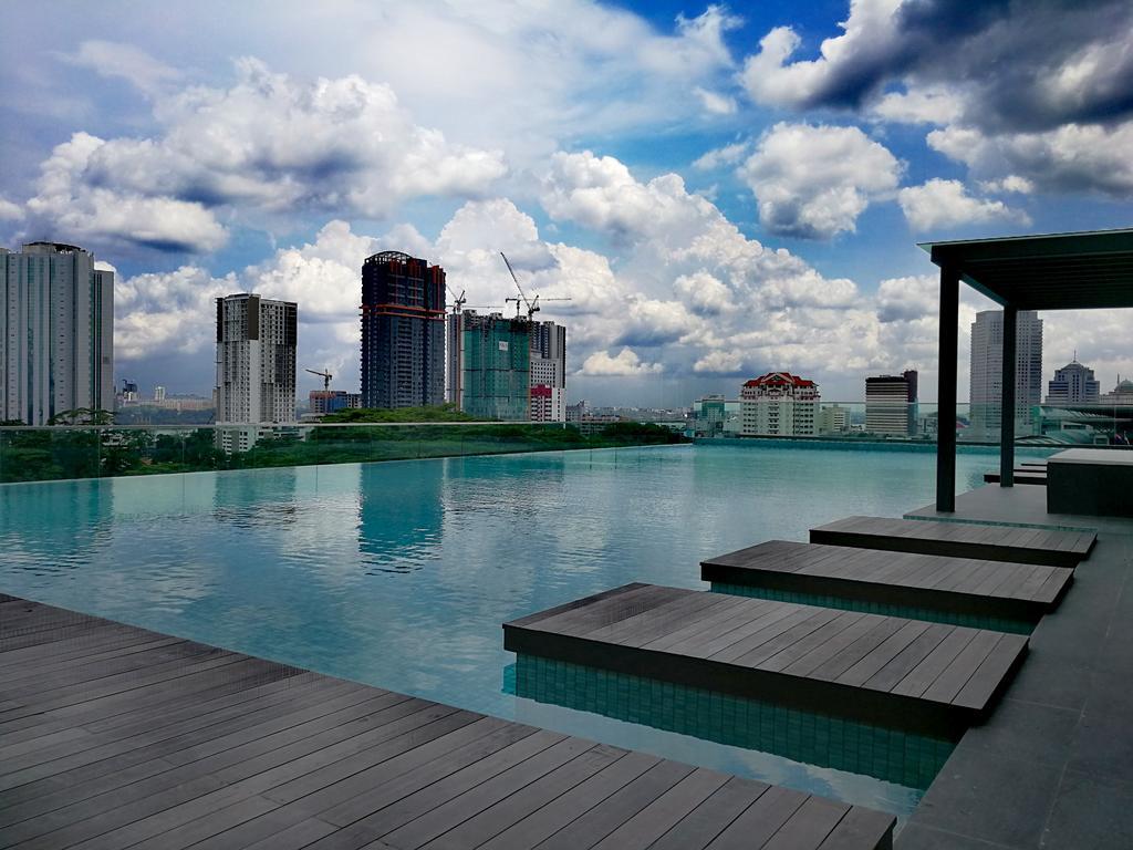 Paragon Suites Studios With Private Jacuzzi Near Ciq Rts Джохор-Бару Екстер'єр фото