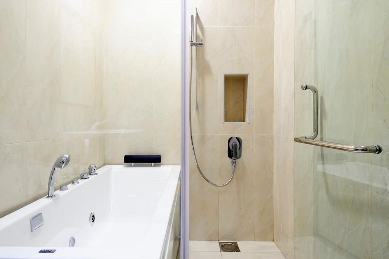 Paragon Suites Studios With Private Jacuzzi Near Ciq Rts Джохор-Бару Екстер'єр фото